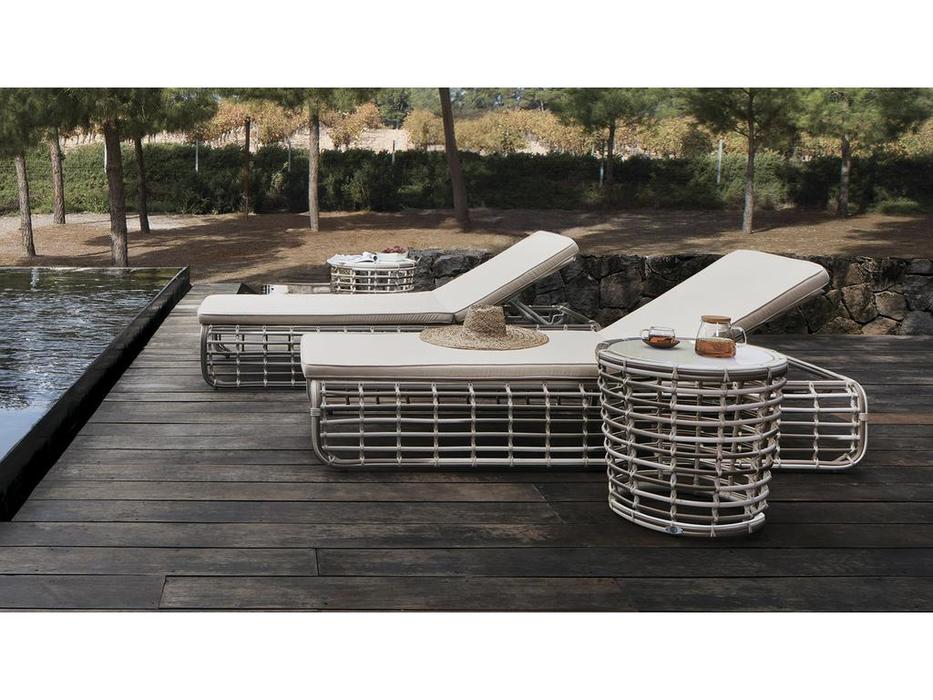 Skylinedesign: Villa: шезлонг  (светло серый)